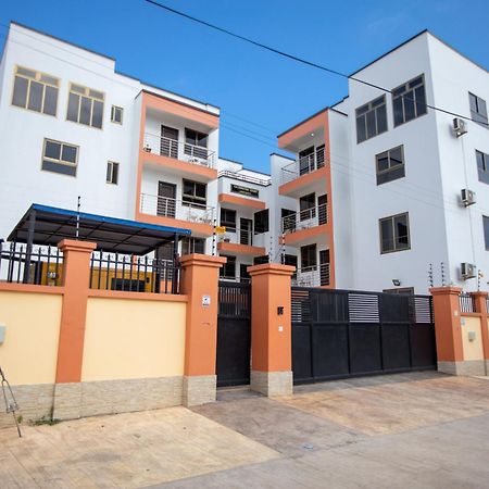 Washington Apartments - Just 25Mins Drive From The Airport Kwashieman Kültér fotó