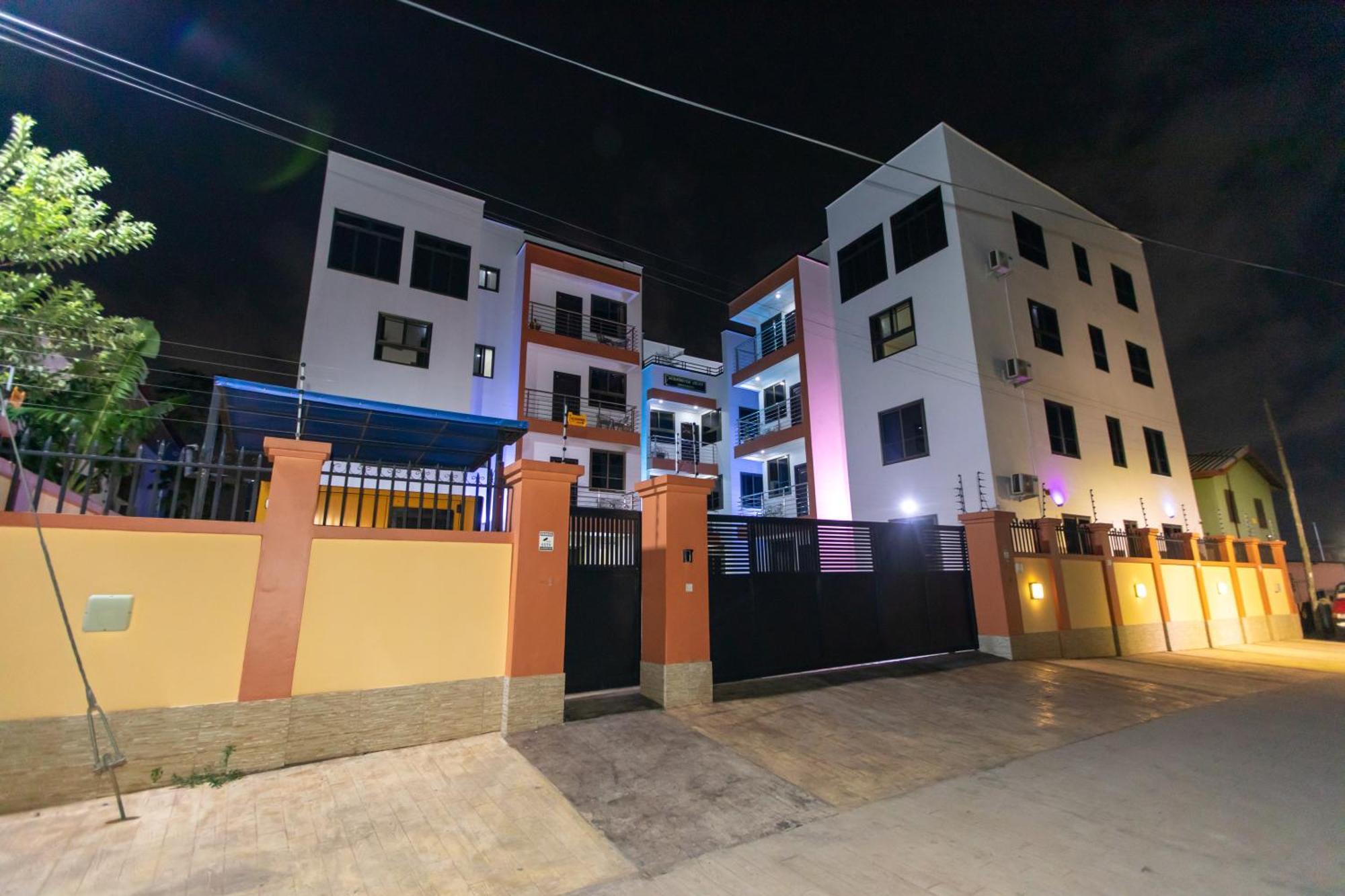 Washington Apartments - Just 25Mins Drive From The Airport Kwashieman Kültér fotó