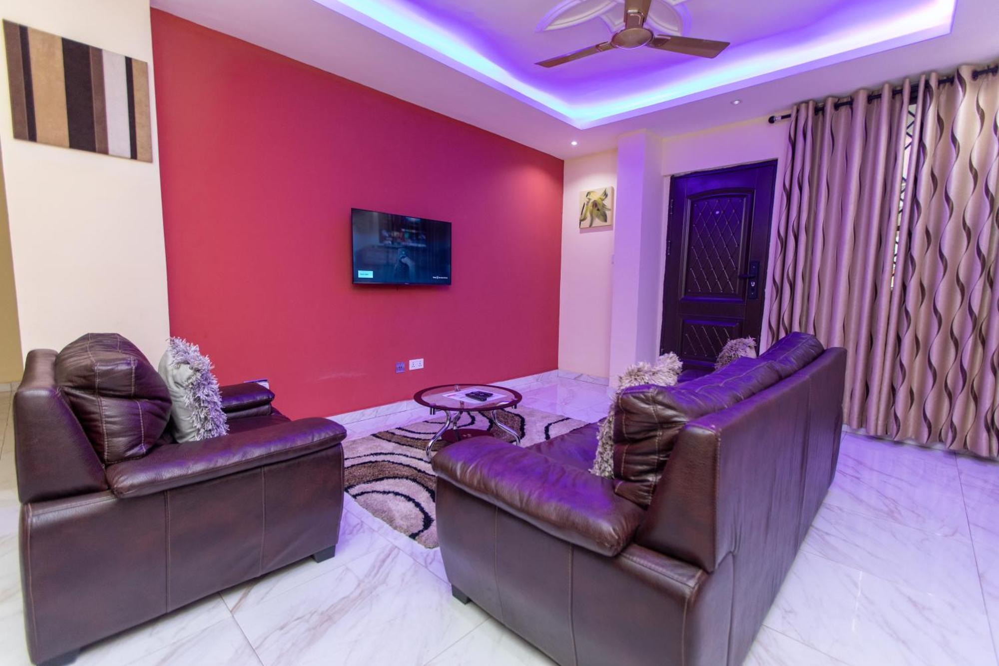 Washington Apartments - Just 25Mins Drive From The Airport Kwashieman Kültér fotó
