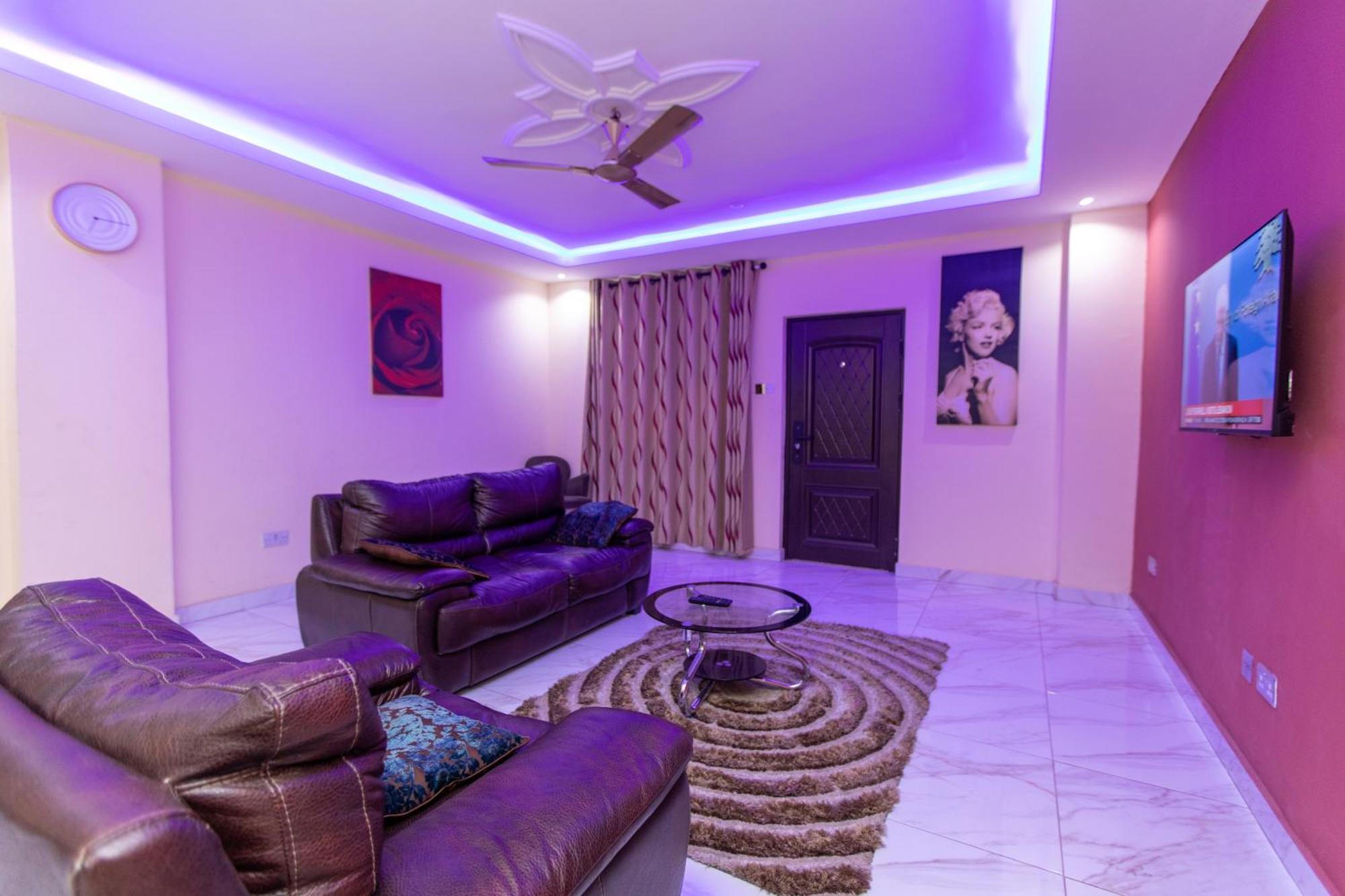 Washington Apartments - Just 25Mins Drive From The Airport Kwashieman Kültér fotó