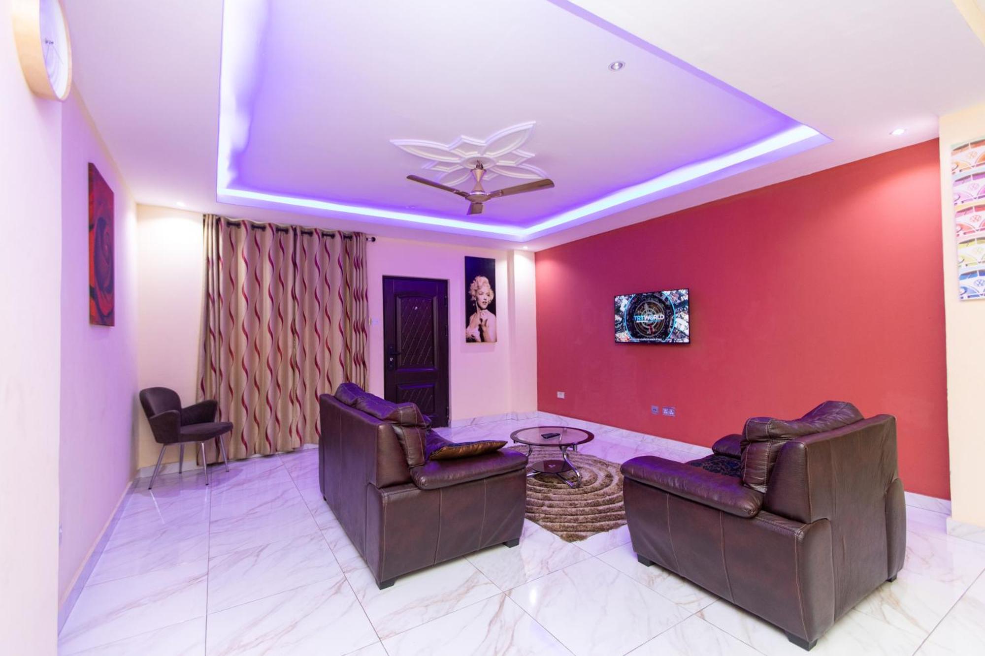 Washington Apartments - Just 25Mins Drive From The Airport Kwashieman Kültér fotó