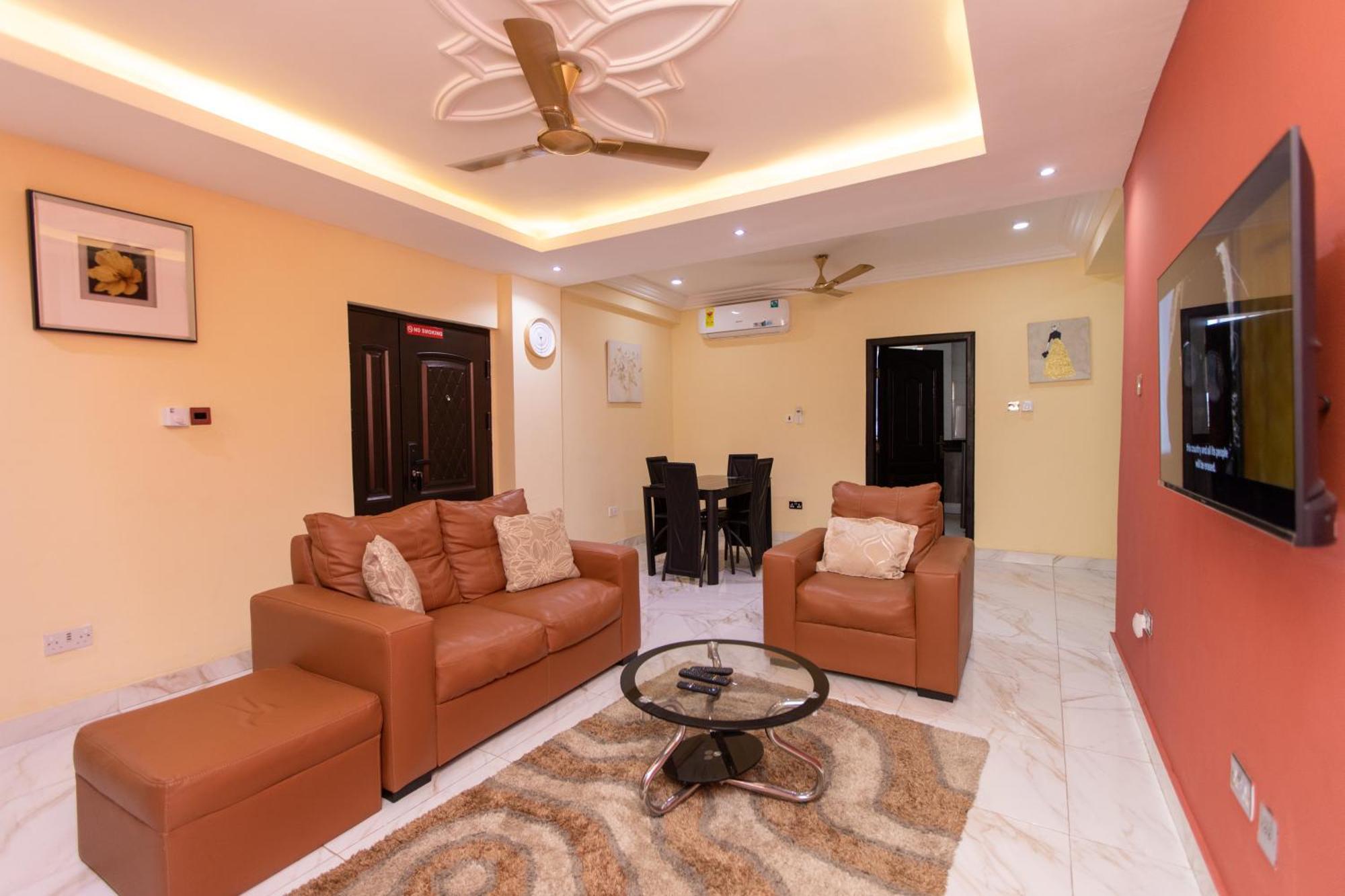 Washington Apartments - Just 25Mins Drive From The Airport Kwashieman Kültér fotó