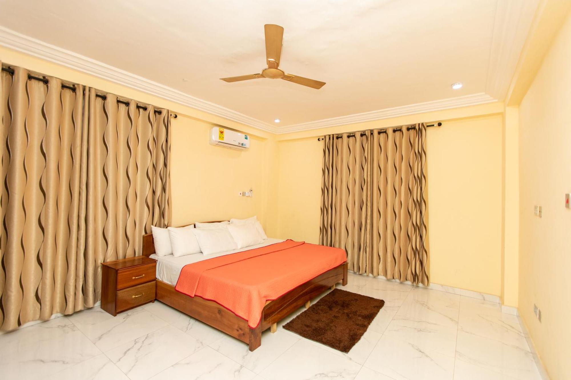 Washington Apartments - Just 25Mins Drive From The Airport Kwashieman Kültér fotó