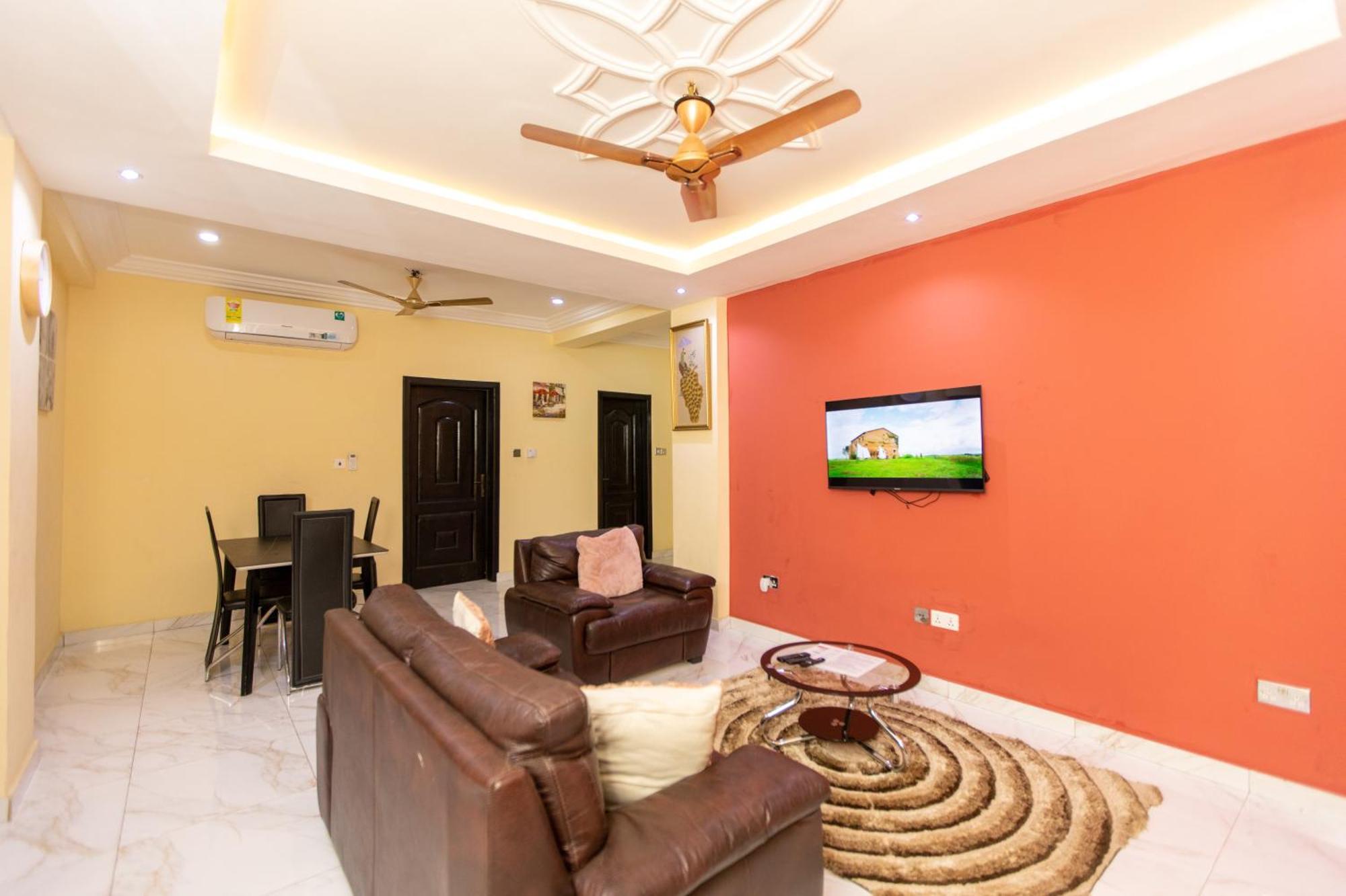 Washington Apartments - Just 25Mins Drive From The Airport Kwashieman Kültér fotó