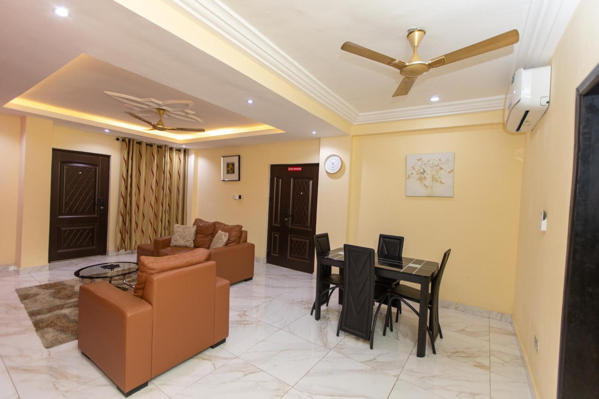 Washington Apartments - Just 25Mins Drive From The Airport Kwashieman Kültér fotó
